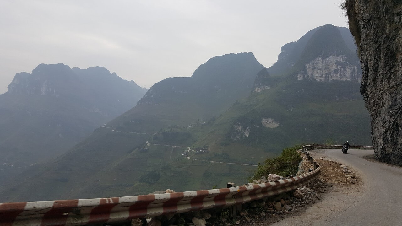 Route de montagne à Hà Giang