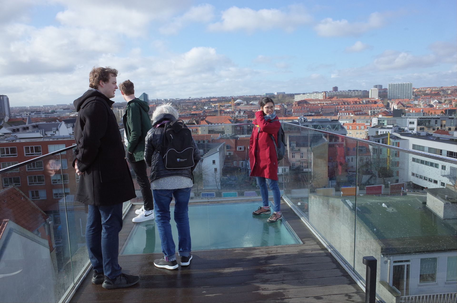 Clara sur le rooftop de Salling à Aarhus