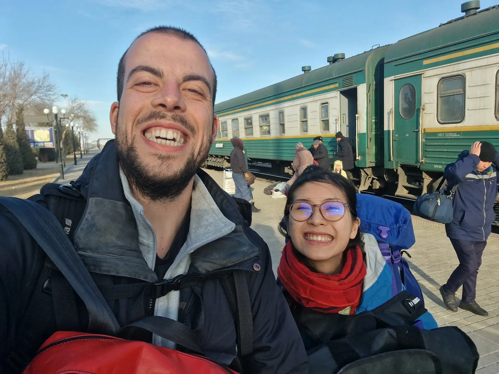 Selfie de Clara et Robin en face du train